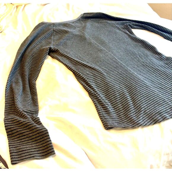 Women’s XL Tall Long Sleeve 5 Button Thermal T-shirt Gray and Black Striped - Picture 9 of 9